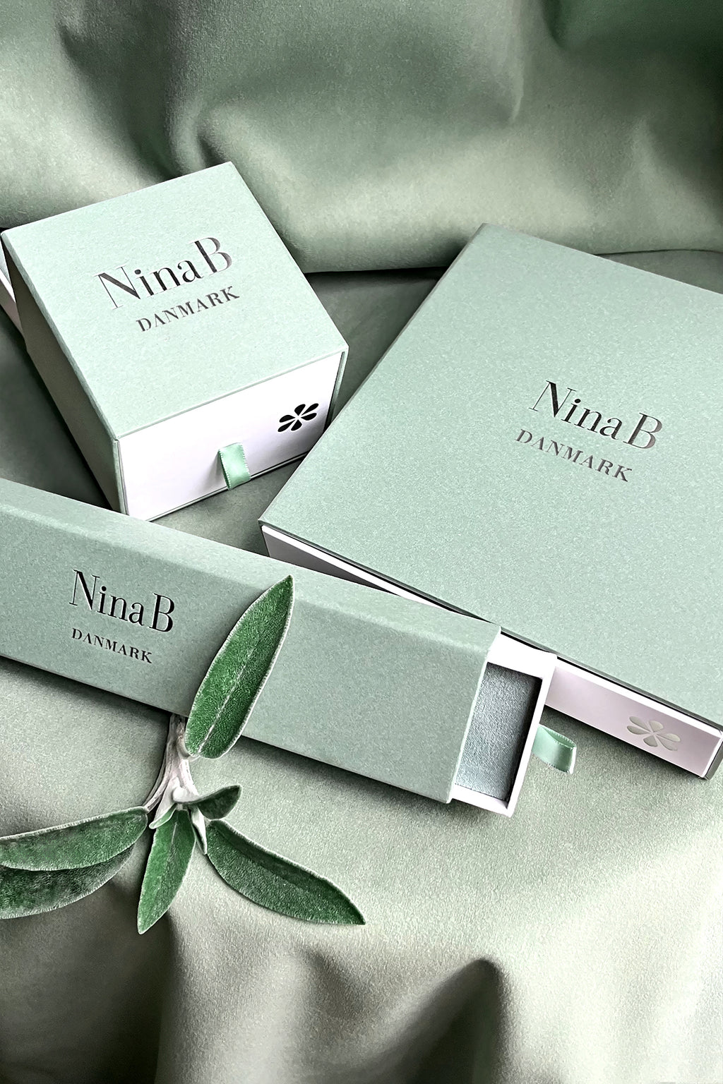 9ct Gold Pendant Pearl and Sapphire