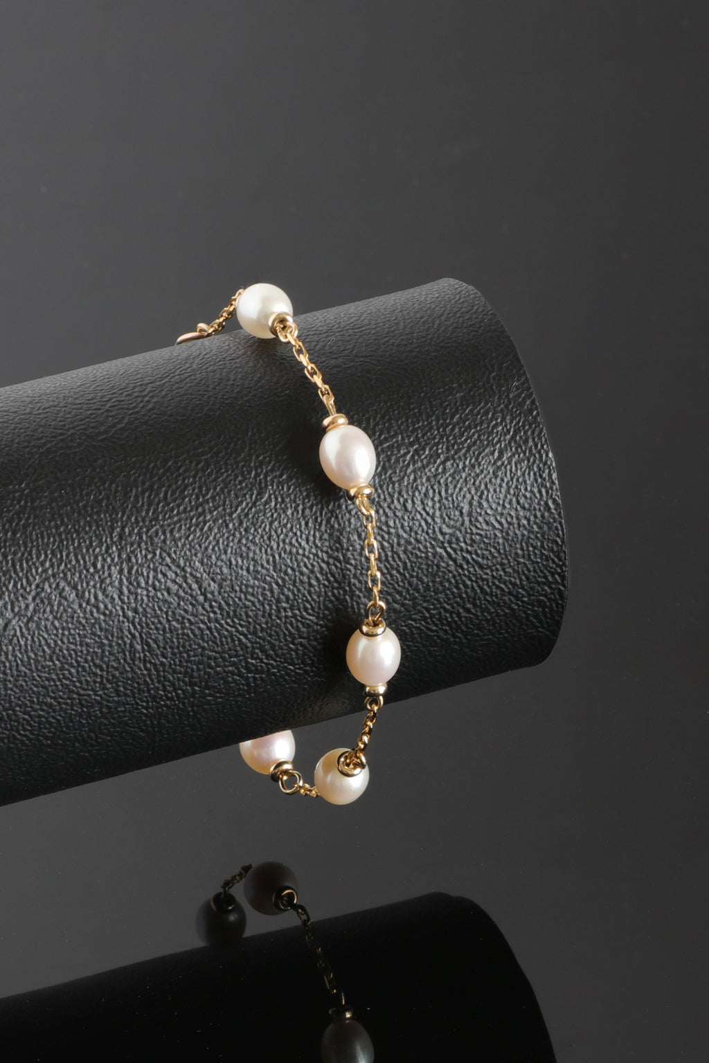 9ct Gold Bracelet with Freshwater Pearls