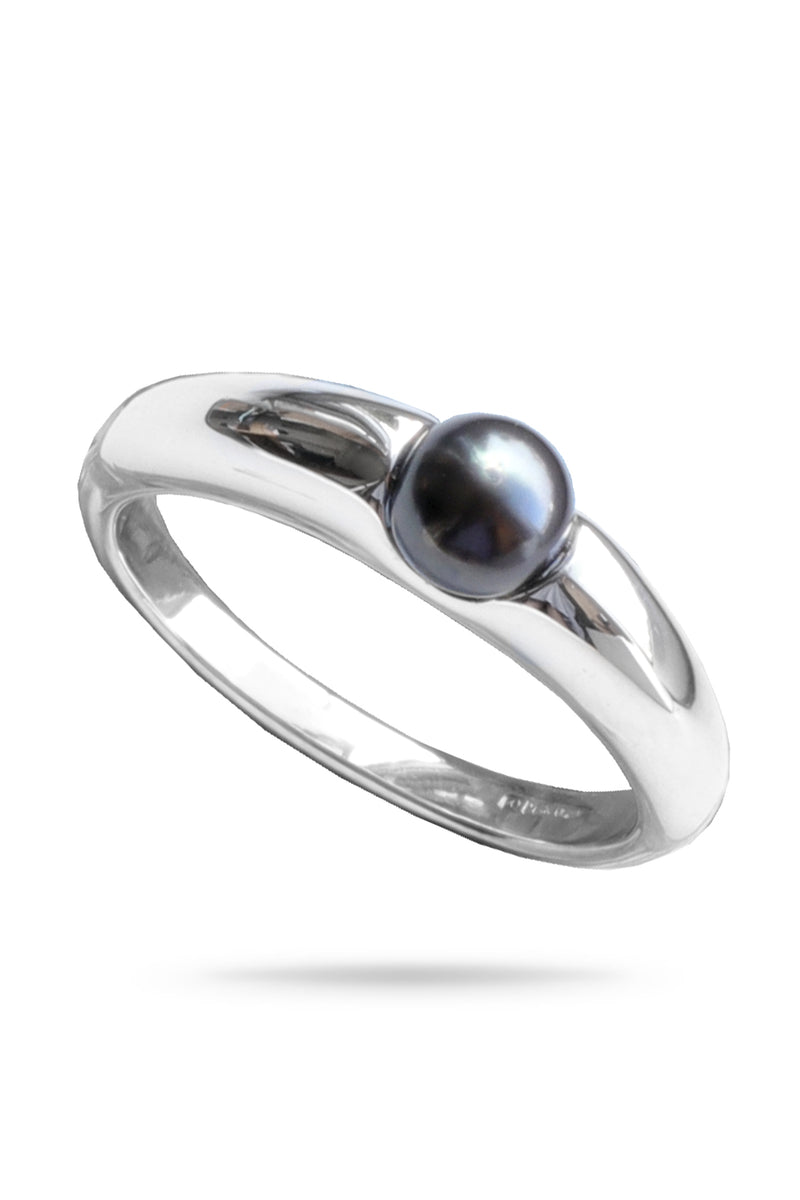 9ct White Gold Black Pearl Ring