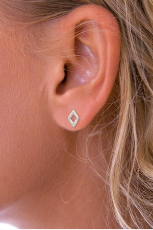 Petite open stud earrings