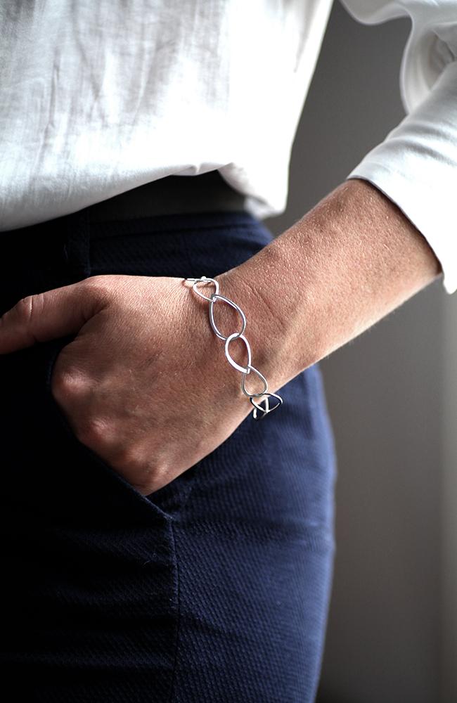 Silver Open Raindrop Link Bracelet