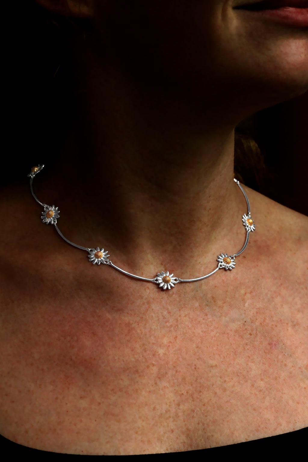 Daisy Chain Silver Necklet